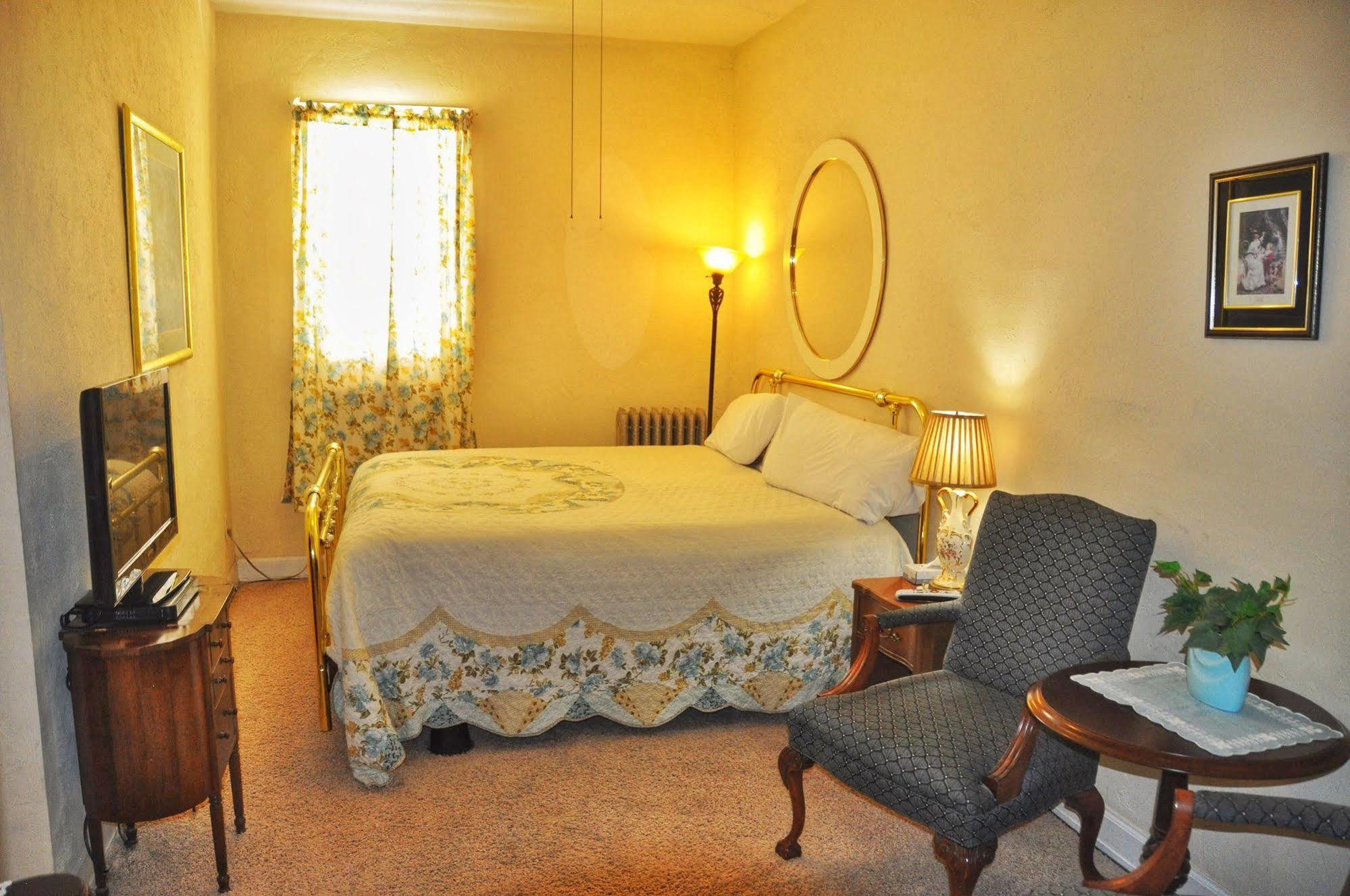 La Plaza Historic Hotel & Restaurant Walsenburg Buitenkant foto